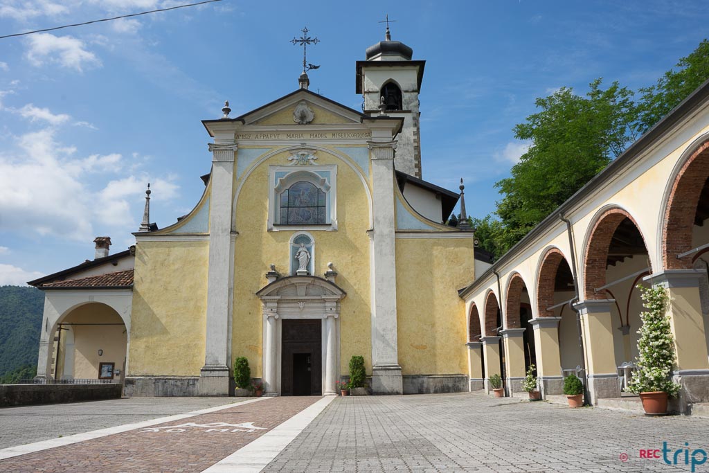 Il Santuario di Santa MARIA DELLA MISERICORDIA di Bovegno (BS) che ricorda l'apparizione della Vergine ad una giovane donna orfana e povera.