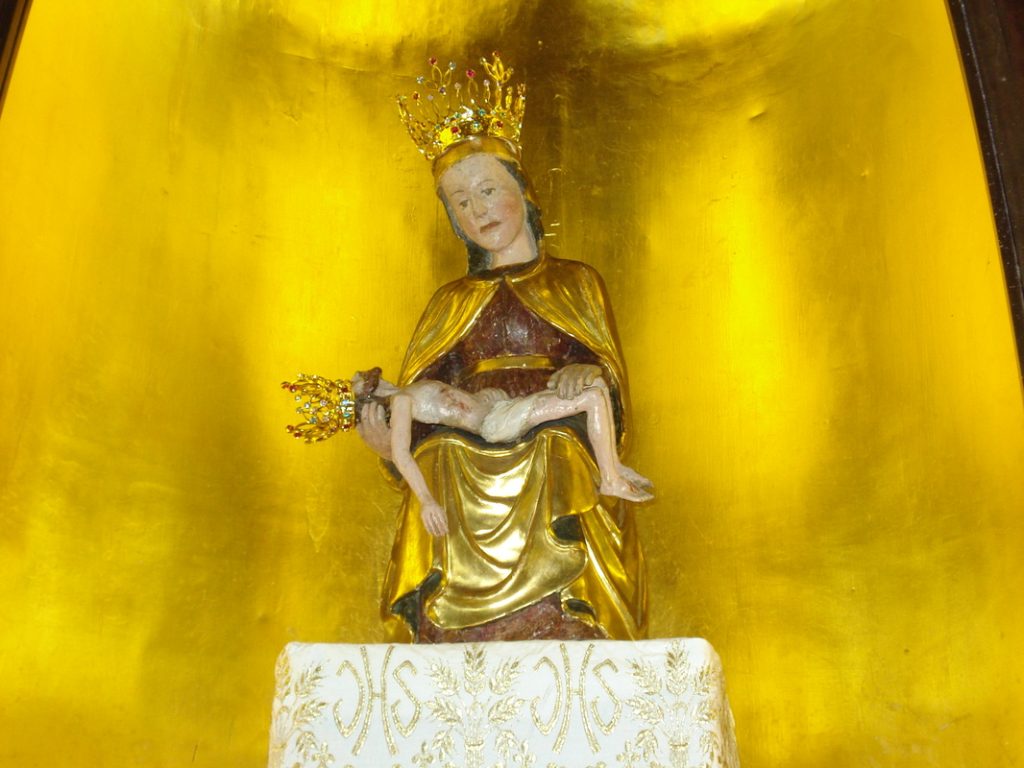 Il Santuario della Madonna della Cornabusa di Sant’Omobono Terme (BG). Storia della Madonna della Grotta e calendario delle celebrazioni per l'anno 2024.