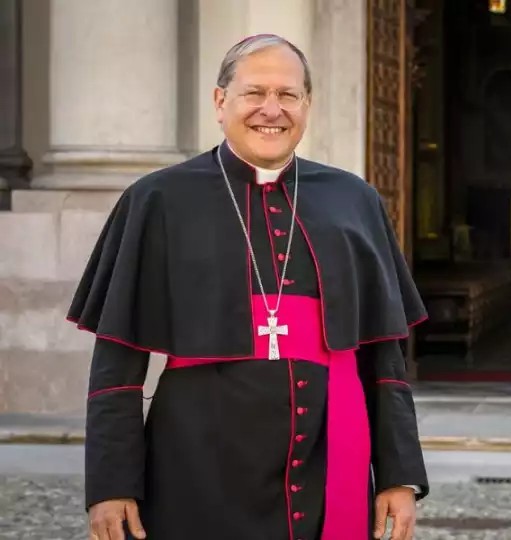 Sua Ecc.za Mons. GUIDO GALLESE, vescovo emerito di Alessandria, nominato nuovo Assistente Ecclesiastico del Collegamento Nazionale dei Santuari dal Pro-Prefetto del Dicastero per l'Evangelizzazione, S. Ecc.za Mons. Rino Fisichella. Il Grazie del Collegamento a S. Ecc.za Mons. Domenico Sorrentino per aver guidato il CNS in questi ultimi anni.